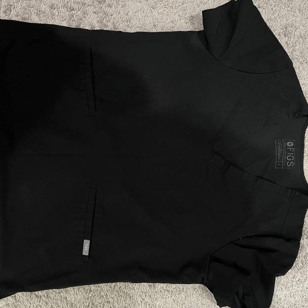 FIGS two pocket scrub top black